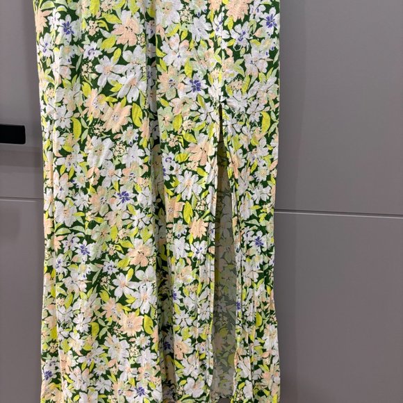 Urban Outfitters Floral Midi Dress - Green and White - Picture 6 of 10